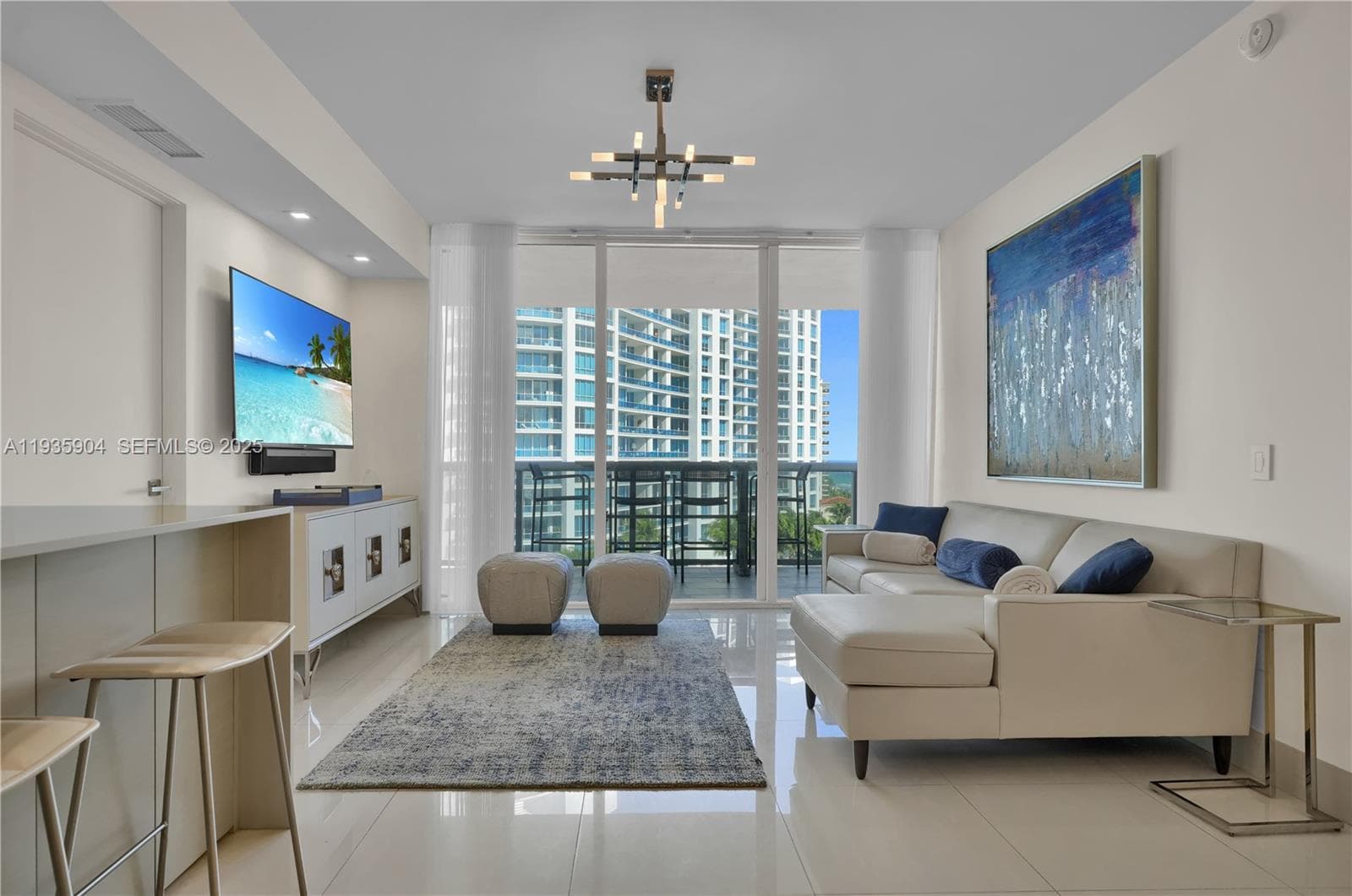 A11935904 — Miami Beach — 21