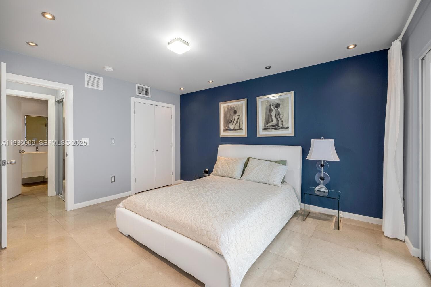 A11936009 — Miami Beach — 9