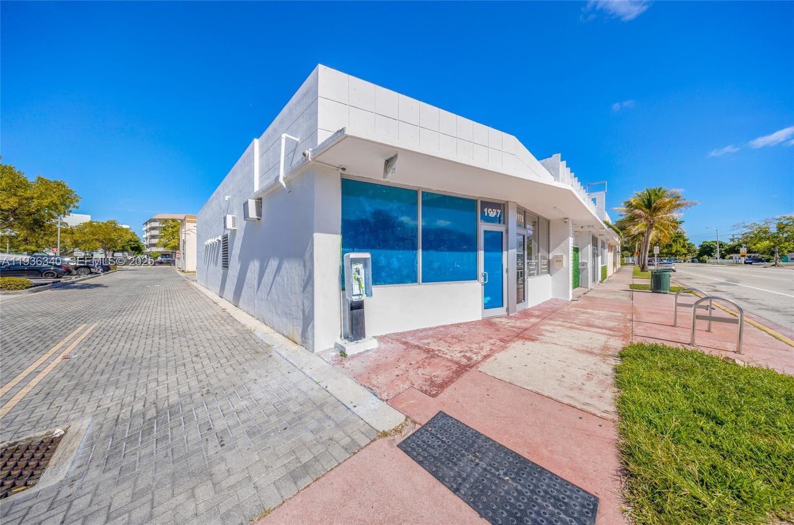 A11936340 — Miami Beach — 2