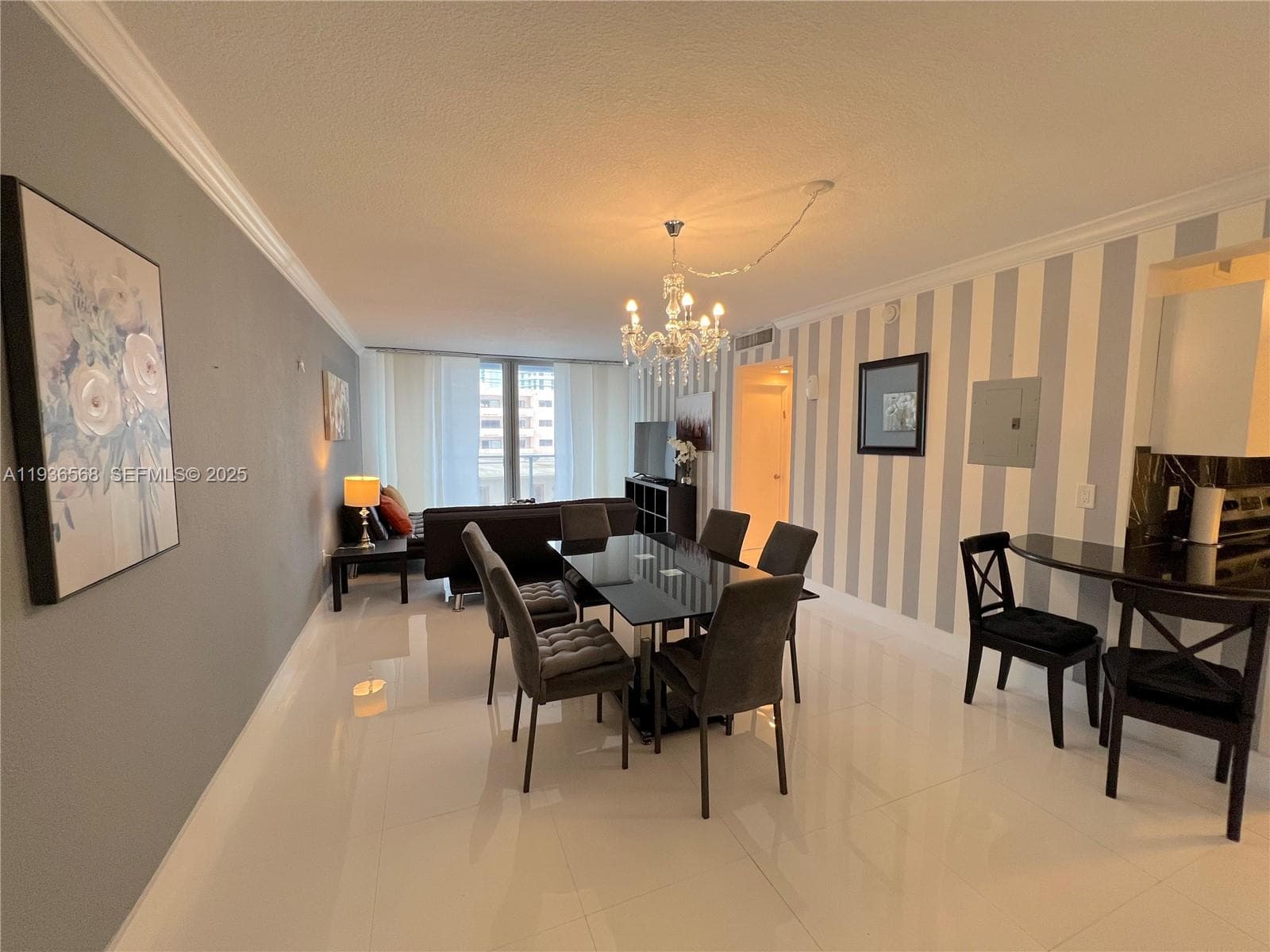 A11936568 — Miami Beach — 12