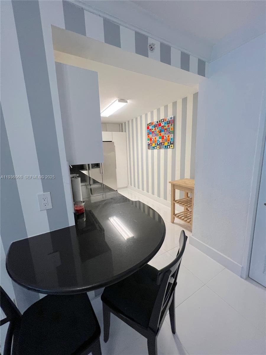 A11936568 — Miami Beach — 5