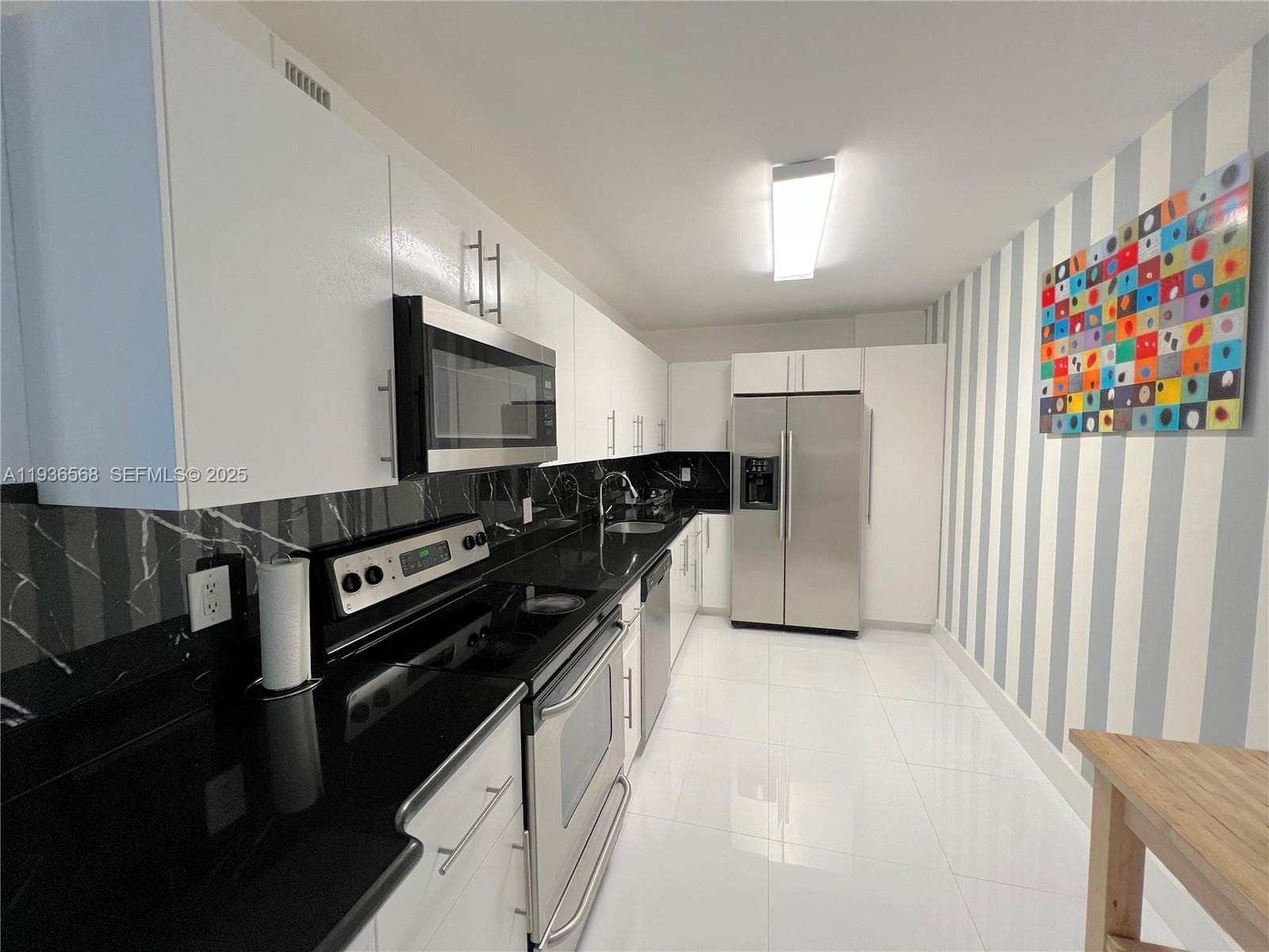 A11936568 — Miami Beach — 4