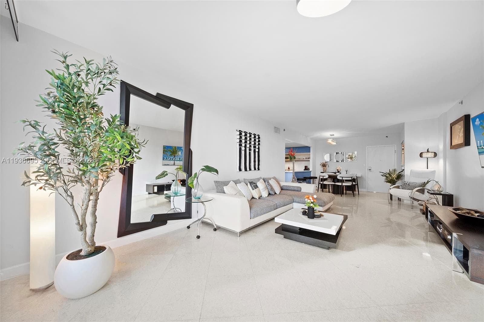 A11936695 — Miami Beach — 18