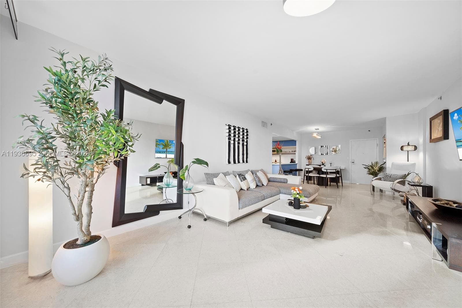 A11936695 — Miami Beach — 51
