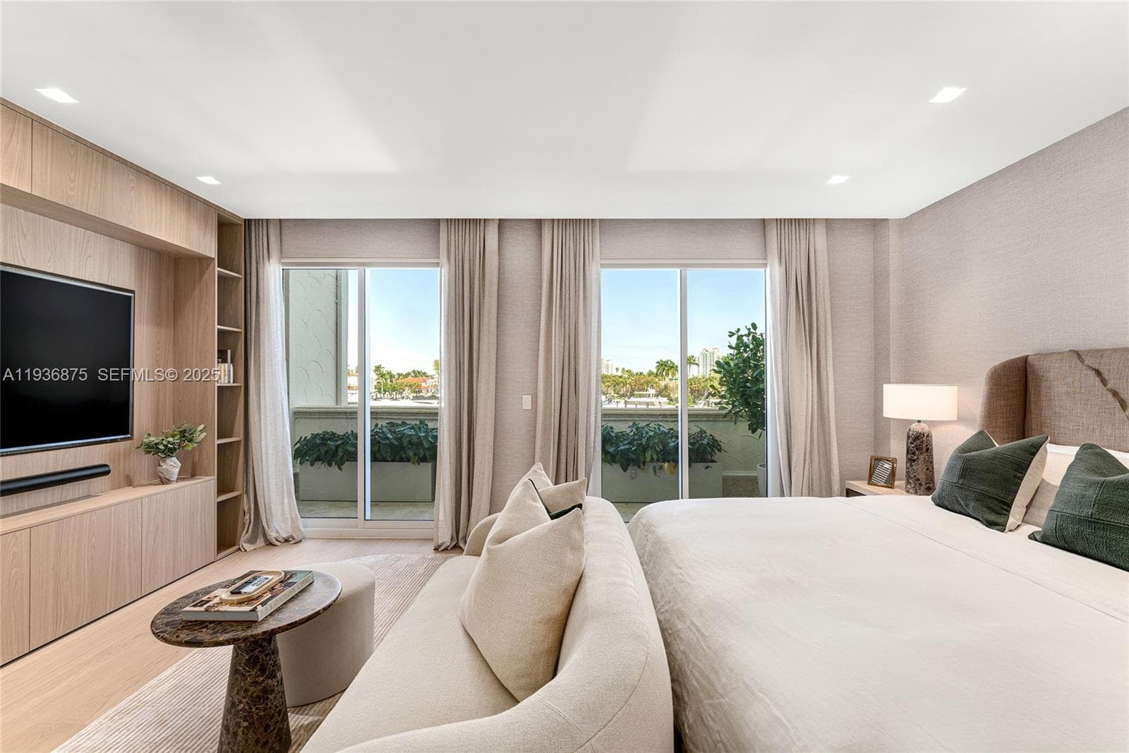 A11936875 — Miami Beach — 23
