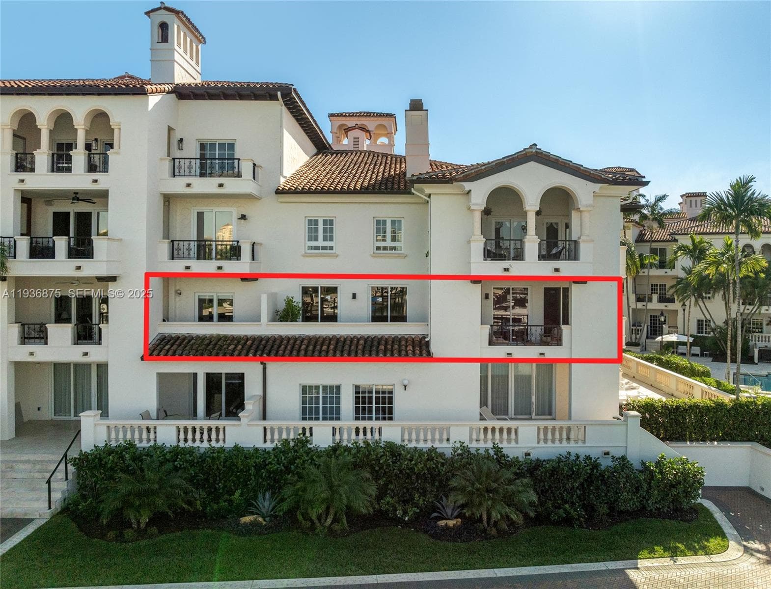 A11936875 — Miami Beach — 46