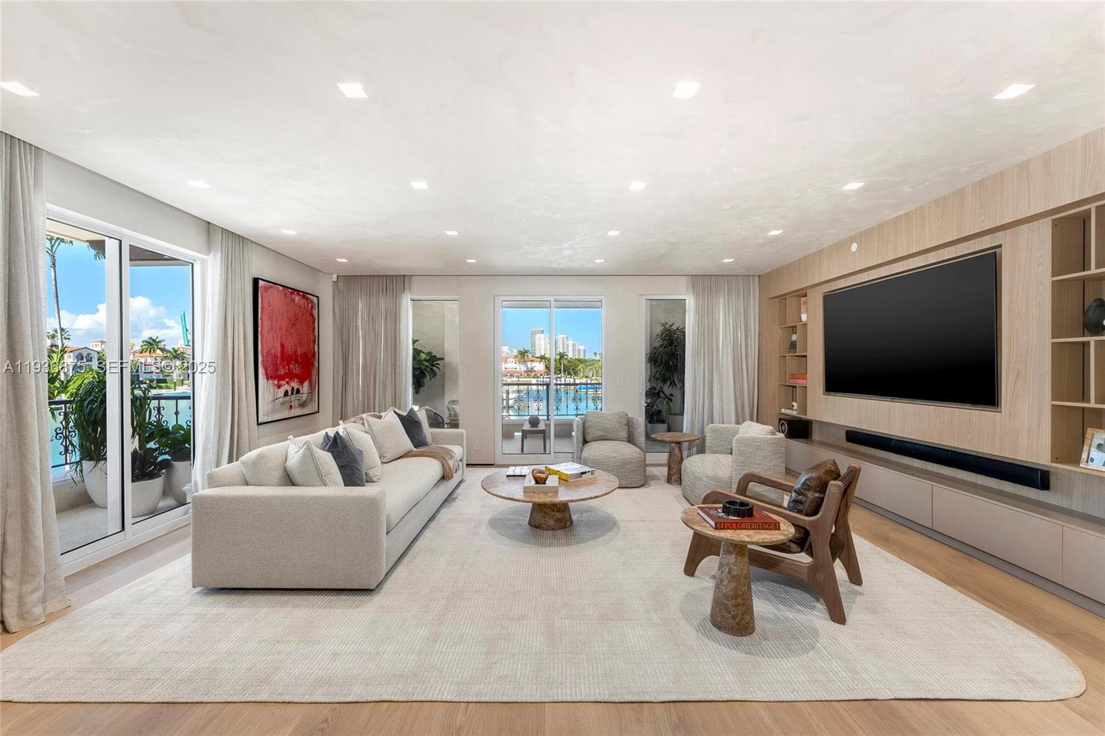 A11936875 — Miami Beach — 4