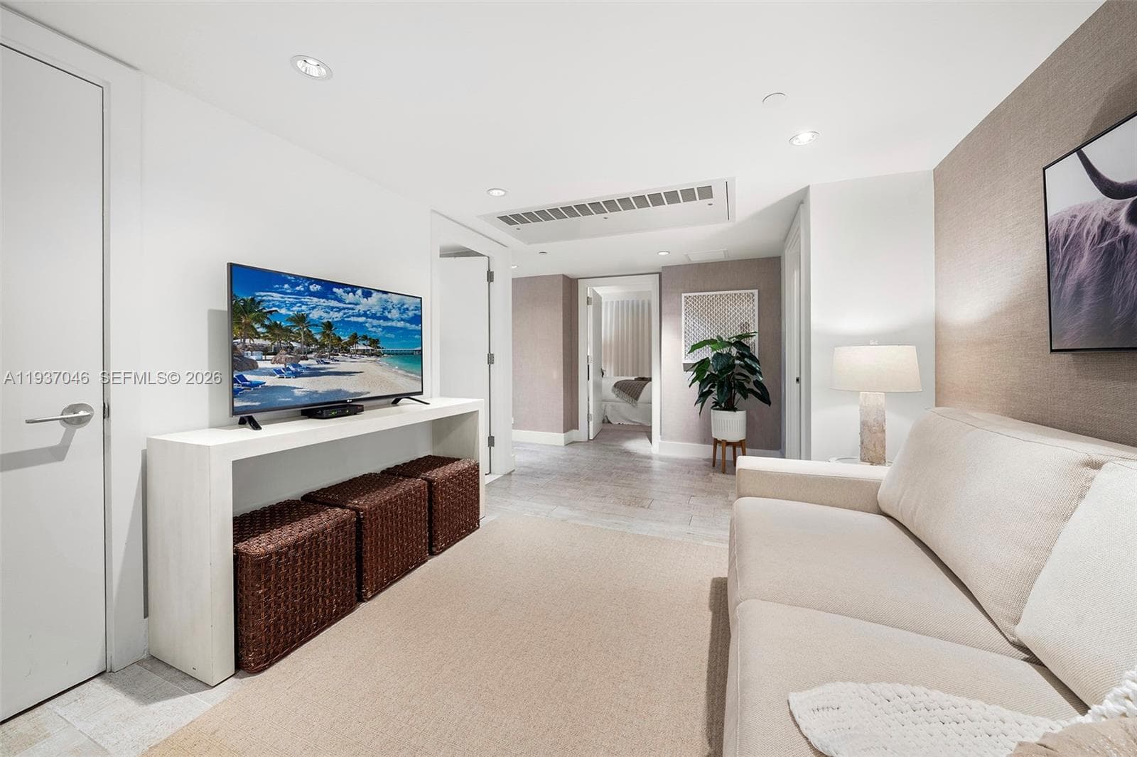 A11937046 — Miami Beach — 25