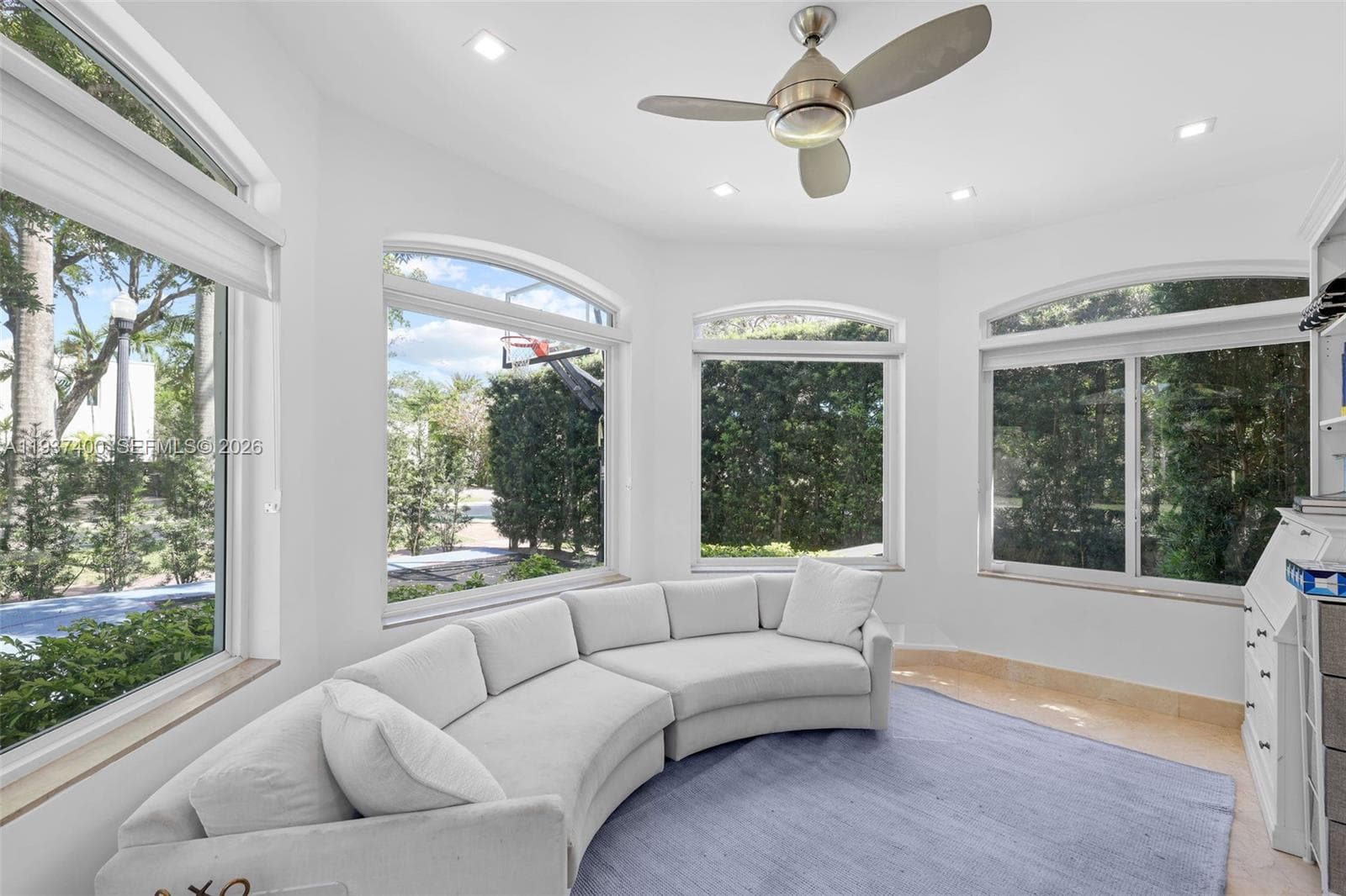 A11937400 — Miami Beach — 6