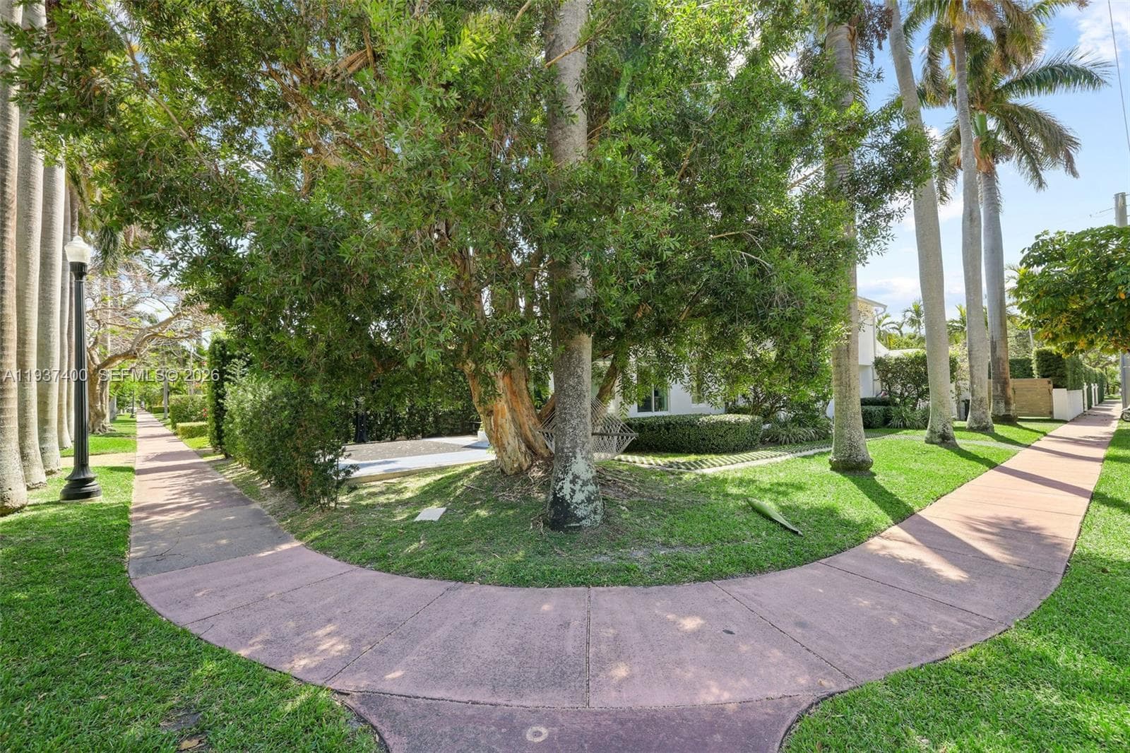 A11937400 — Miami Beach — 24