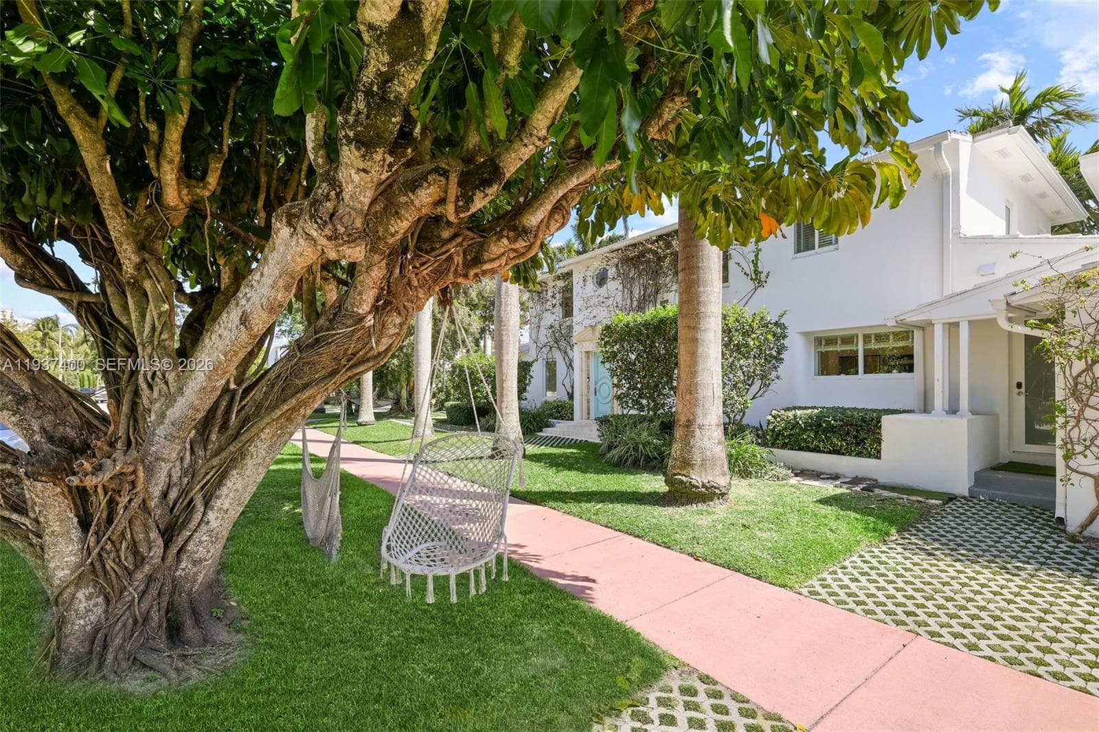 A11937400 — Miami Beach — 25