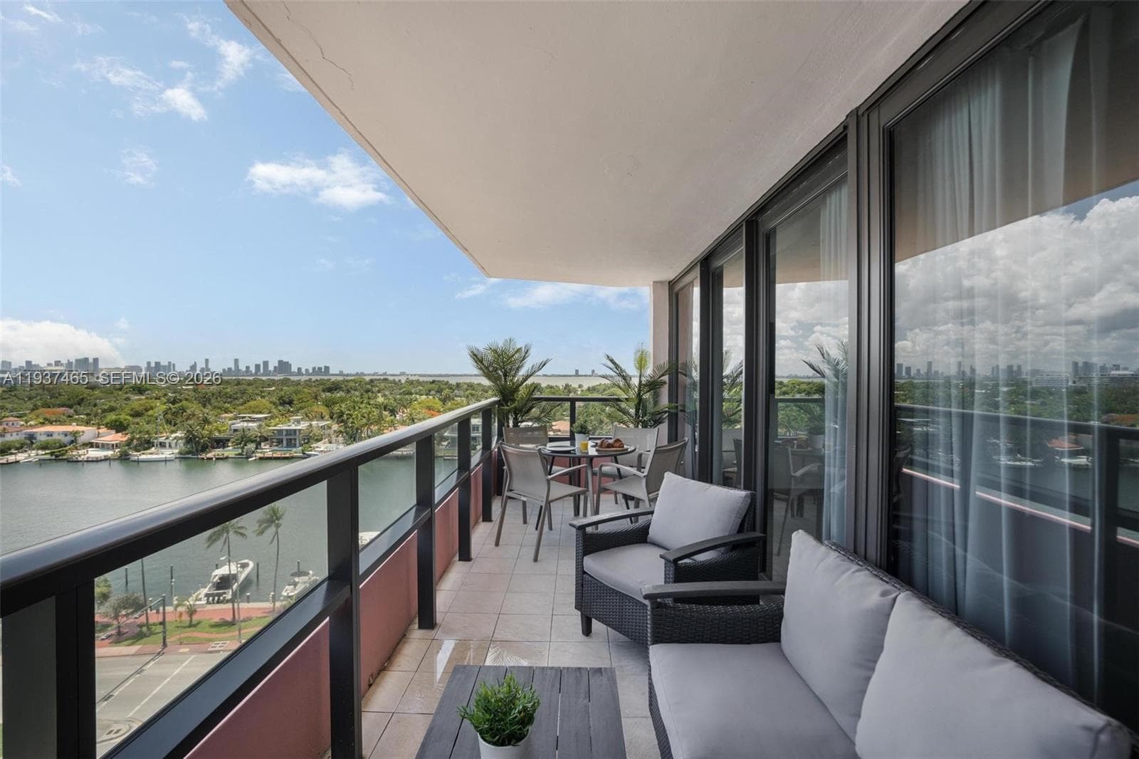 A11937465 — Miami Beach — 76