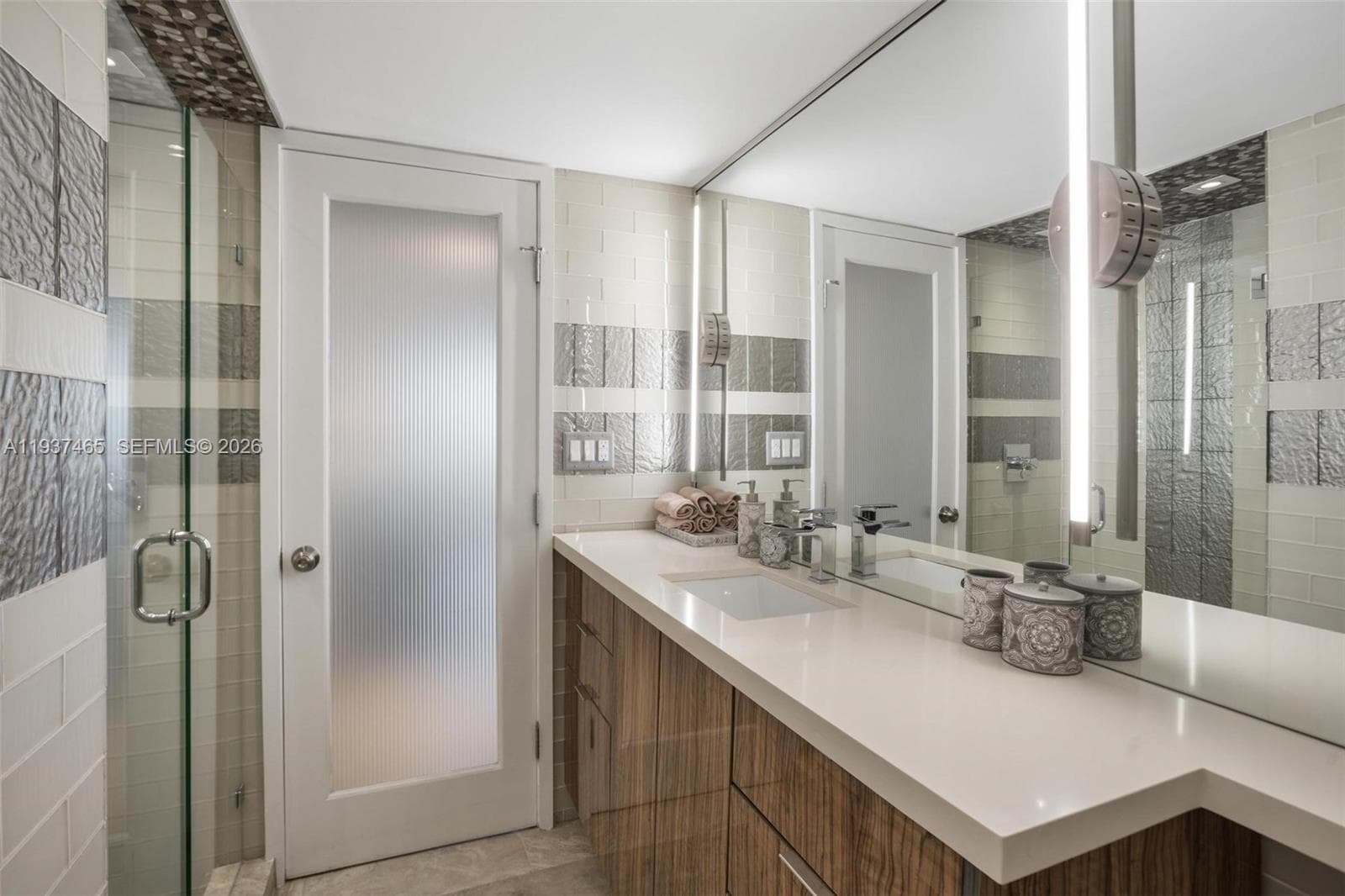 A11937465 — Miami Beach — 66