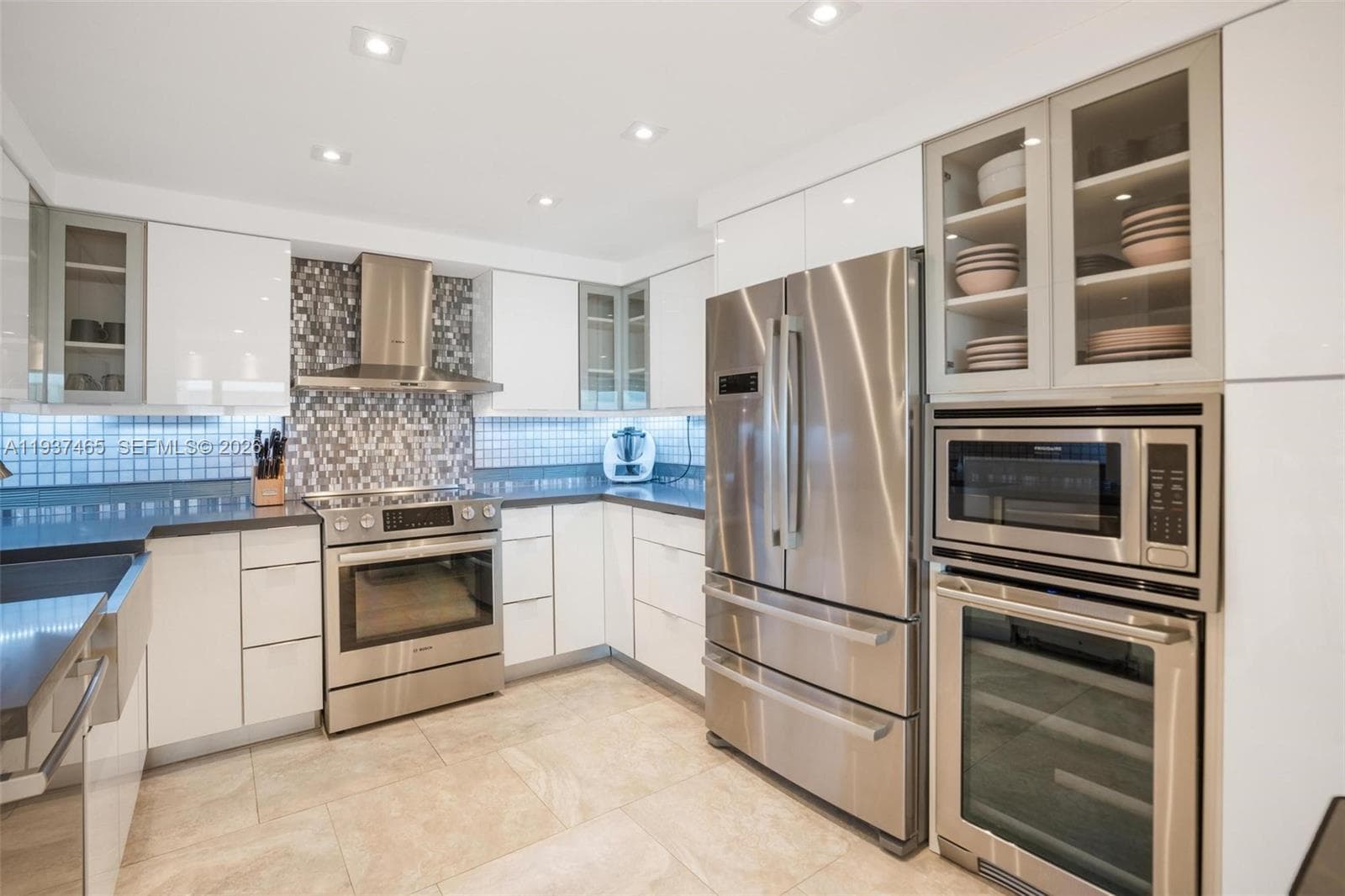 A11937465 — Miami Beach — 44