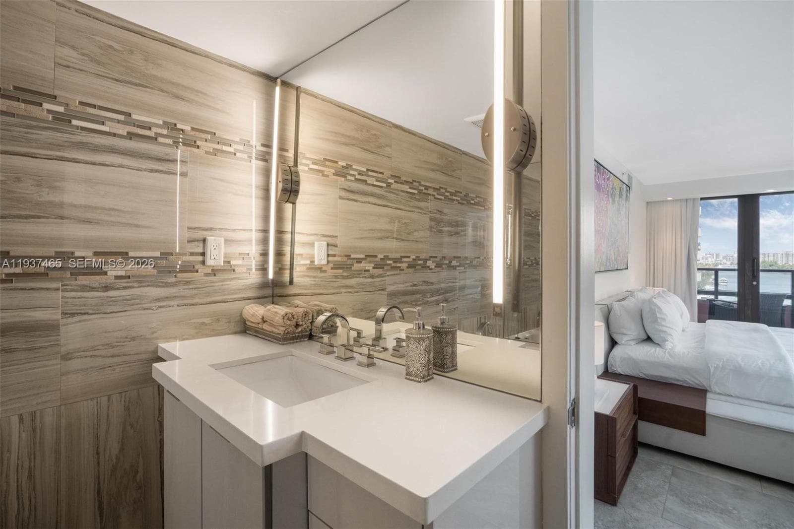 A11937465 — Miami Beach — 40