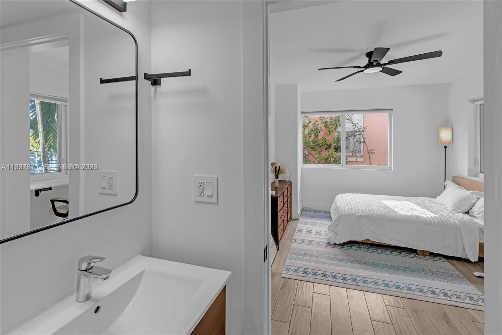 A11937671 — Miami Beach — 23