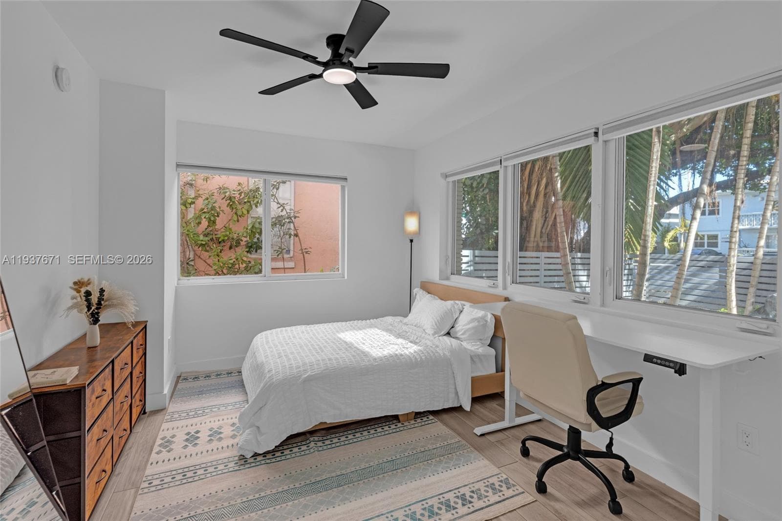 A11937671 — Miami Beach — 17