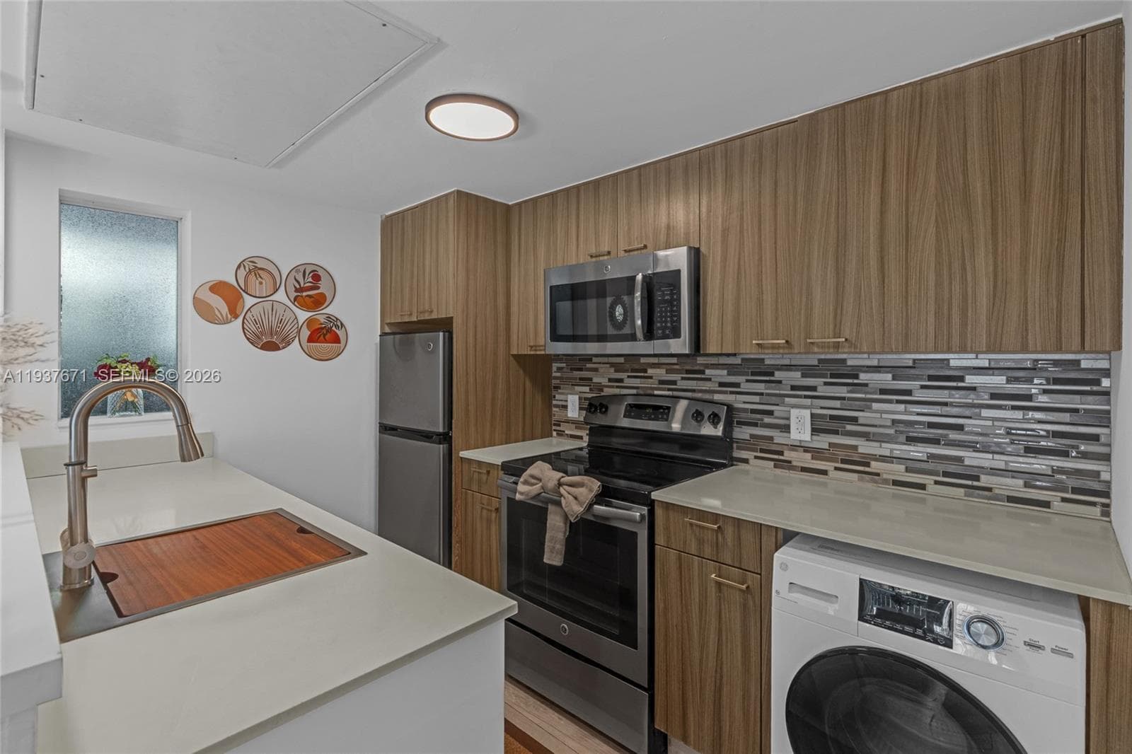 A11937671 — Miami Beach — 12