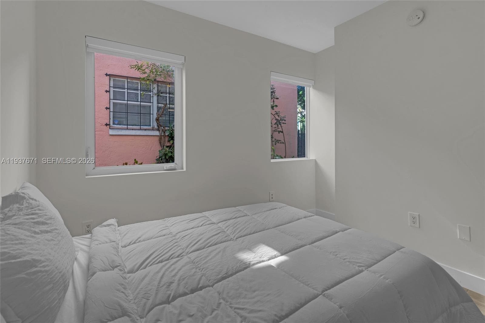 A11937671 — Miami Beach — 26