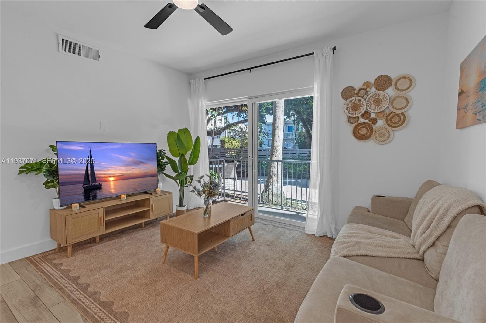A11937671 — Miami Beach — 3