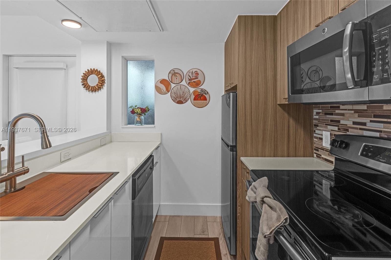 A11937671 — Miami Beach — 11