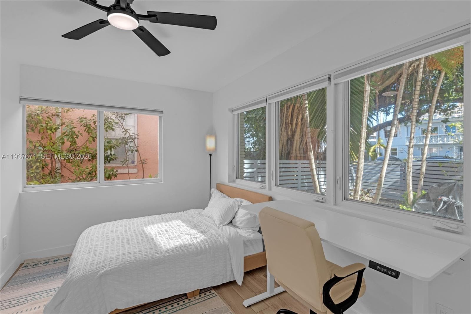 A11937671 — Miami Beach — 19