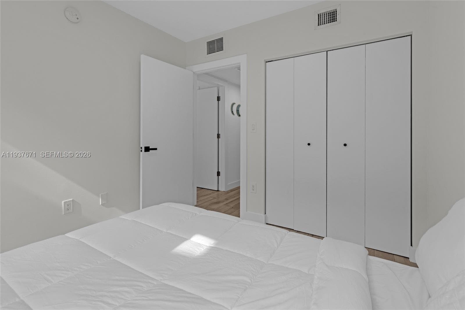A11937671 — Miami Beach — 25