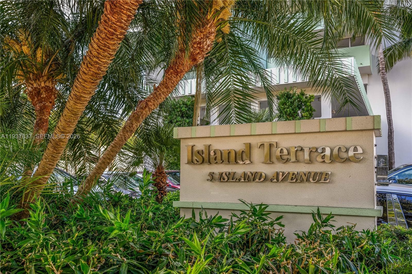 A11937837 — Miami Beach — 23