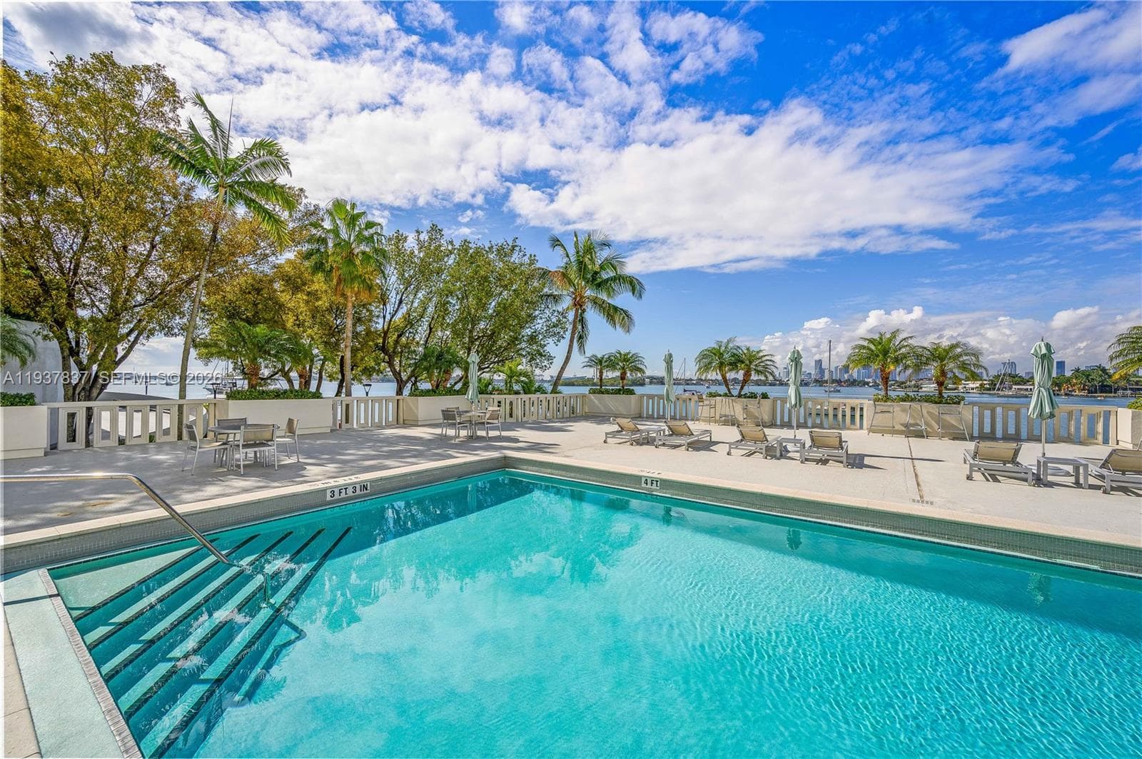A11937837 — Miami Beach — 13