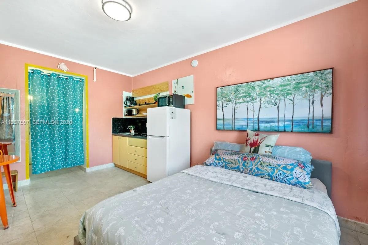 A11937897 — Miami Beach