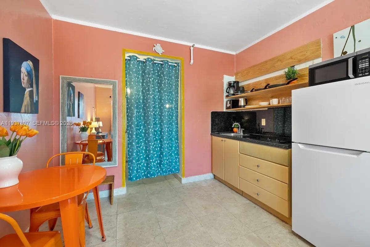 A11937897 — Miami Beach — 4