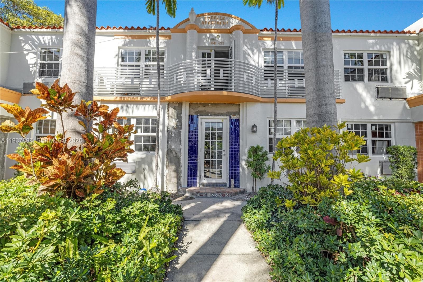 A11937898 — Miami Beach — 16