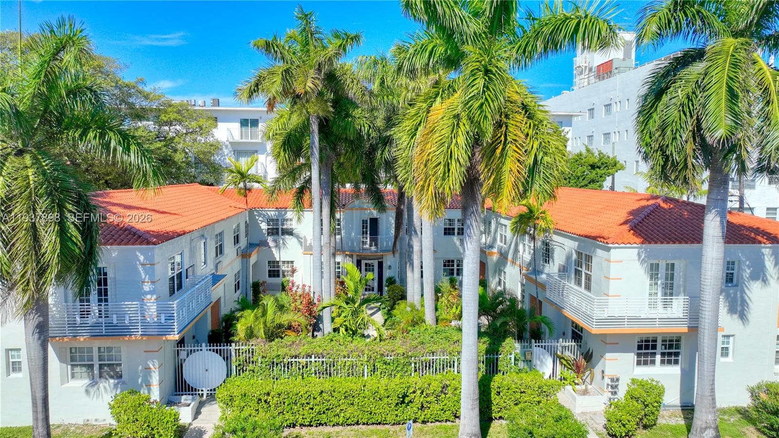 A11937898 — Miami Beach — 18