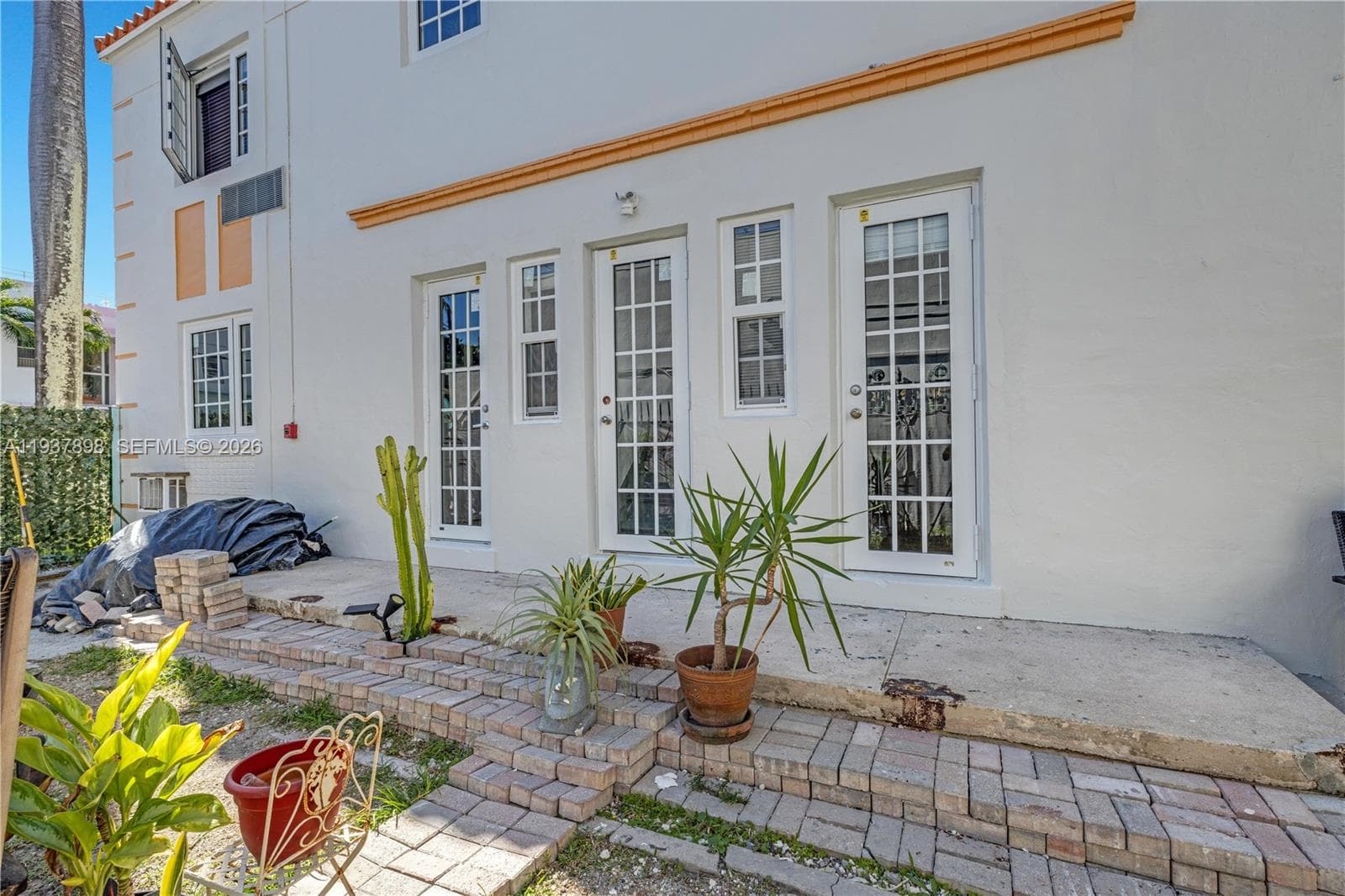 A11937898 — Miami Beach — 15