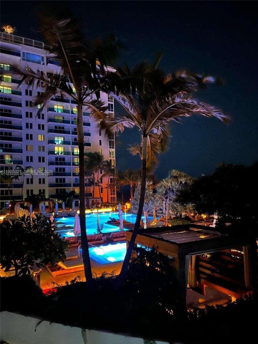 A11938021 — Miami Beach — 3