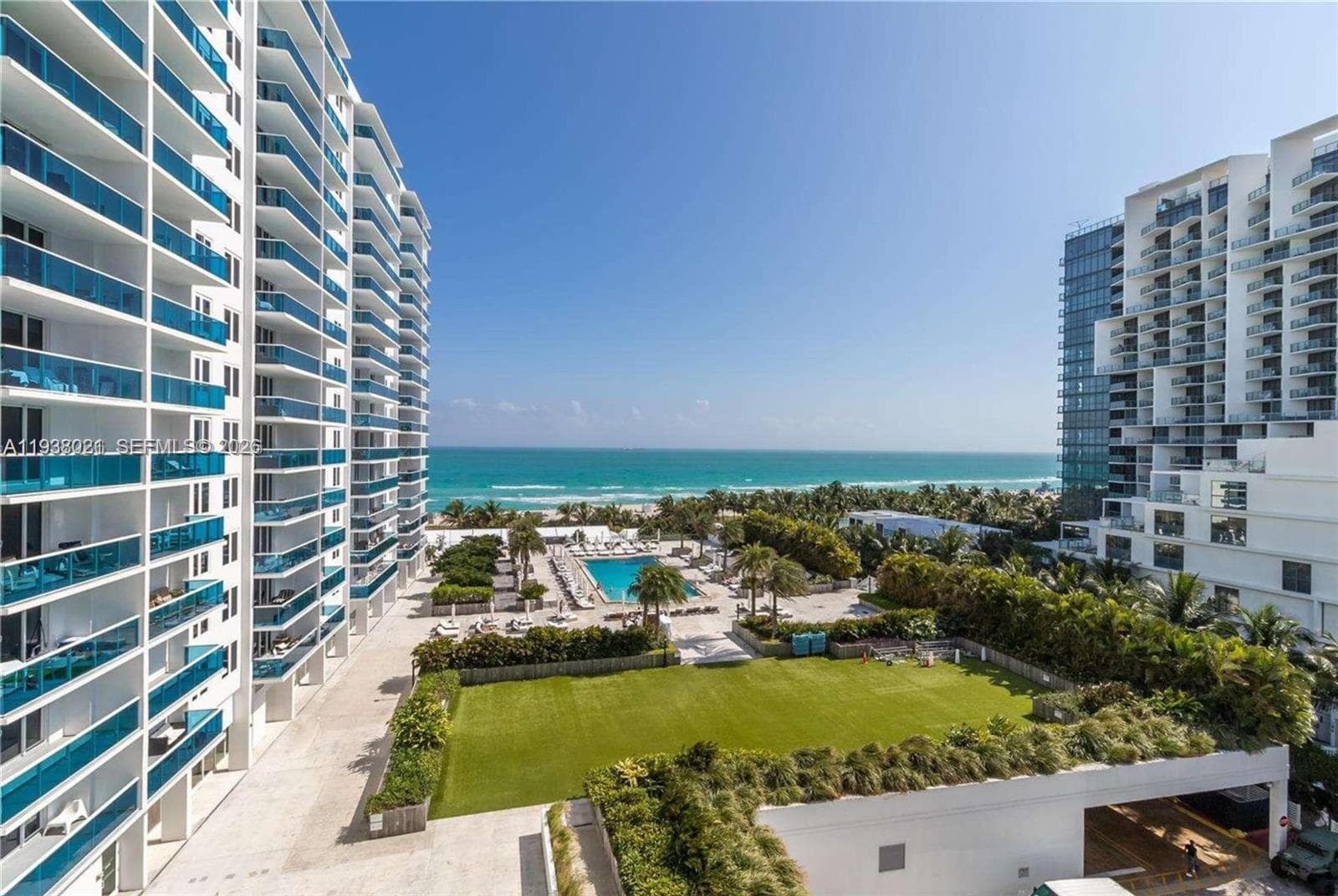 A11938021 — Miami Beach — 34