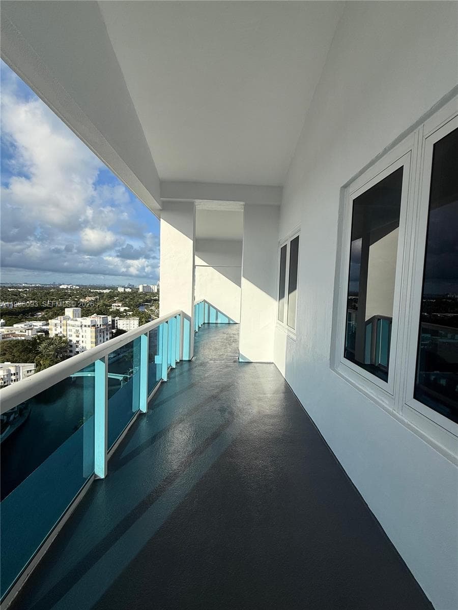 A11938093 — Miami Beach — 20