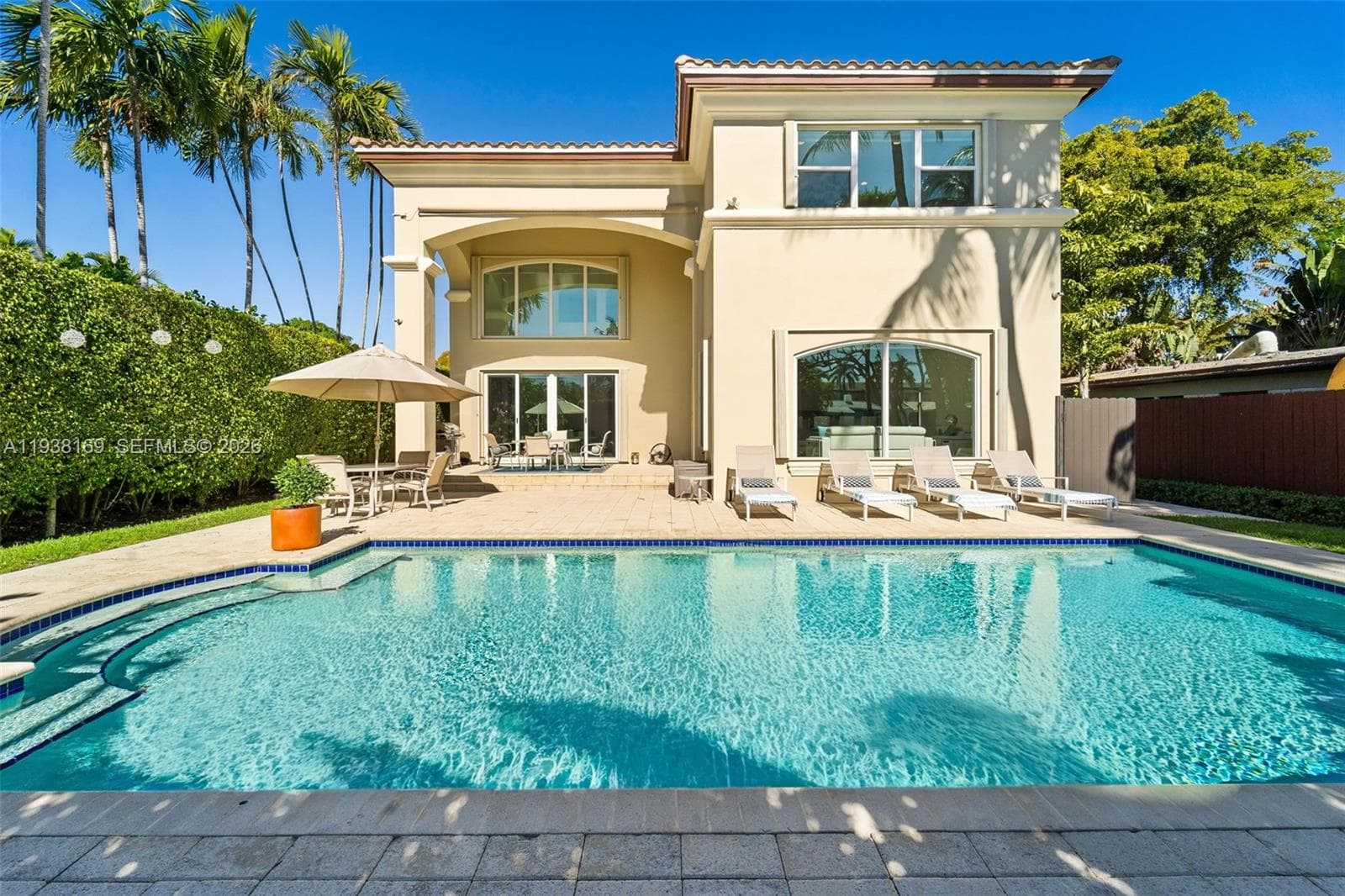 A11938169 — Miami Beach — 2