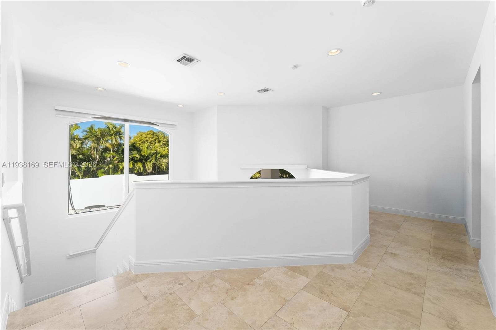 A11938169 — Miami Beach — 16