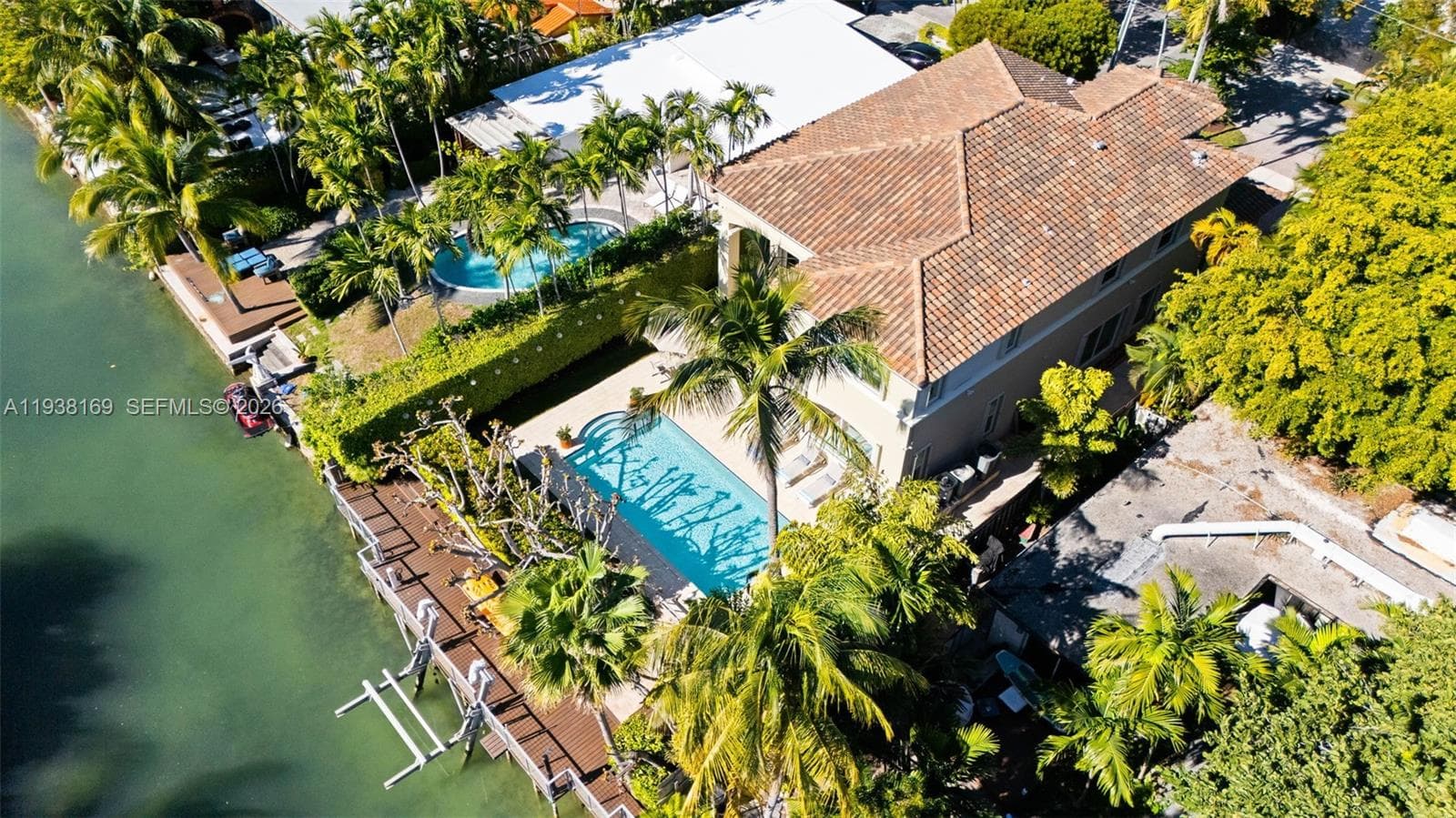 A11938169 — Miami Beach — 36