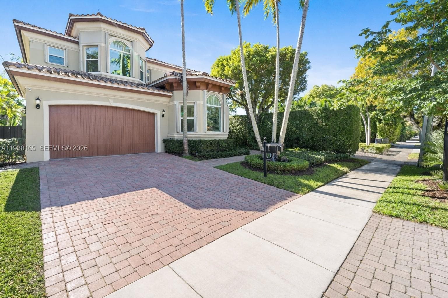 A11938169 — Miami Beach