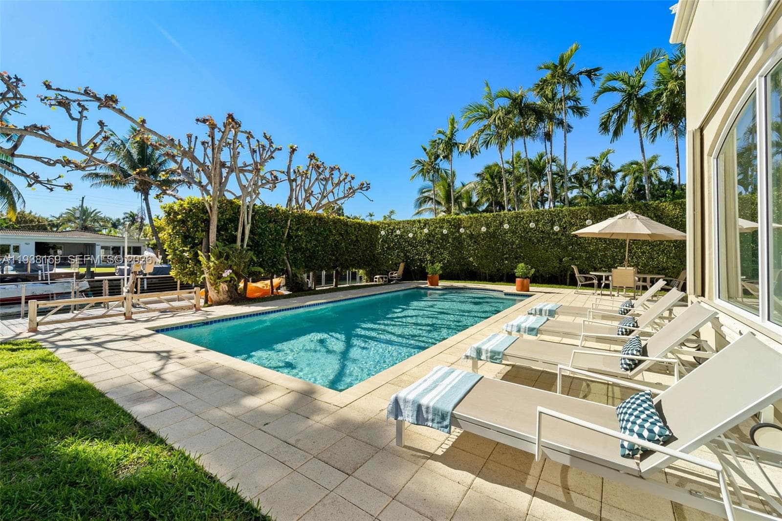 A11938169 — Miami Beach — 30