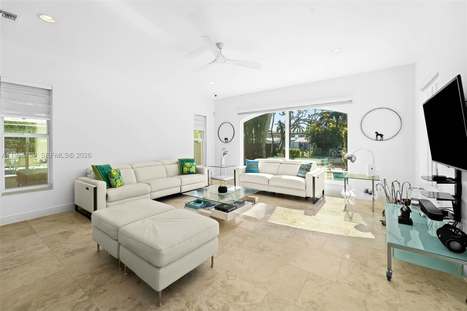 A11938169 — Miami Beach — 8