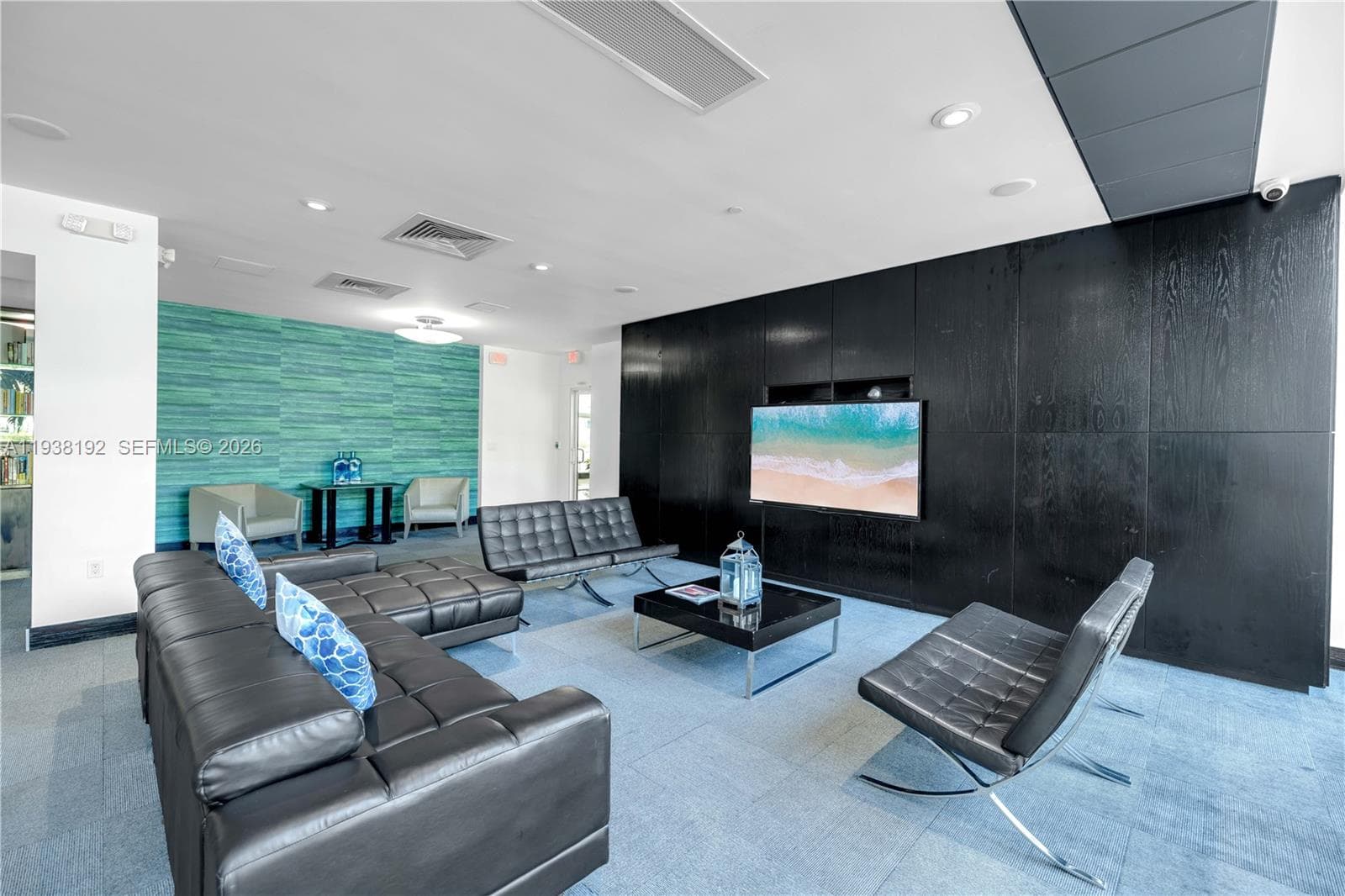 A11938192 — Miami Beach — 17