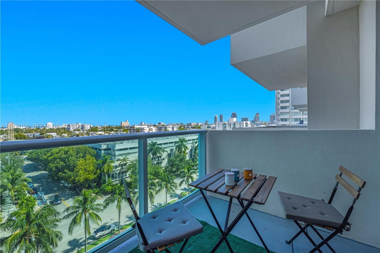 A11938192 — Miami Beach — 9
