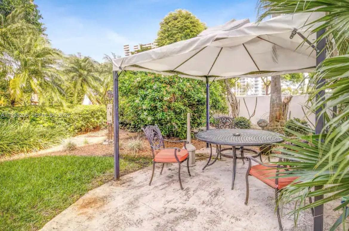 A11938206 — Miami Beach — 15