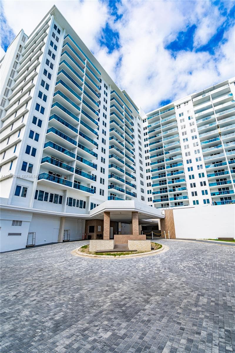 A11938380 — Miami Beach — 5