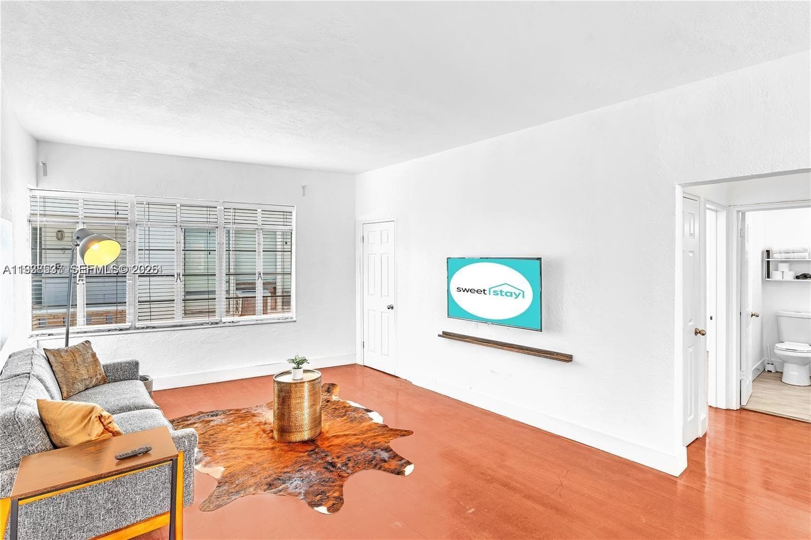 A11938537 — Miami Beach