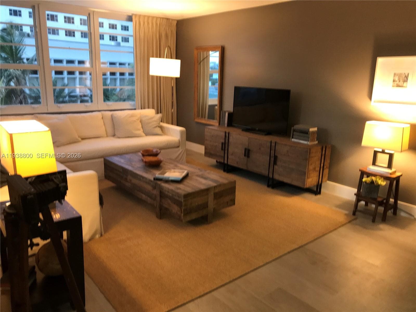 A11938800 — Miami Beach — 2