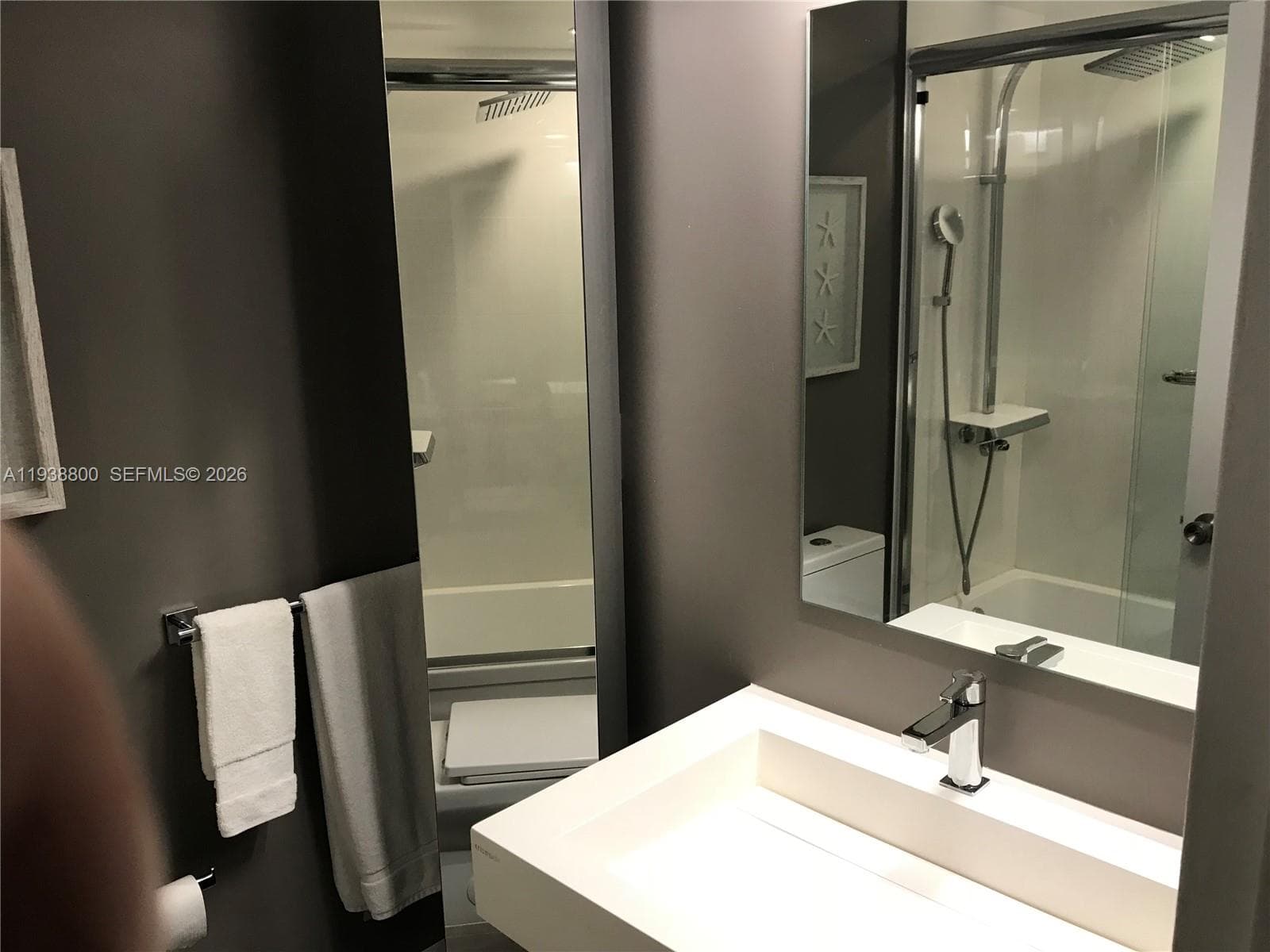 A11938800 — Miami Beach — 30